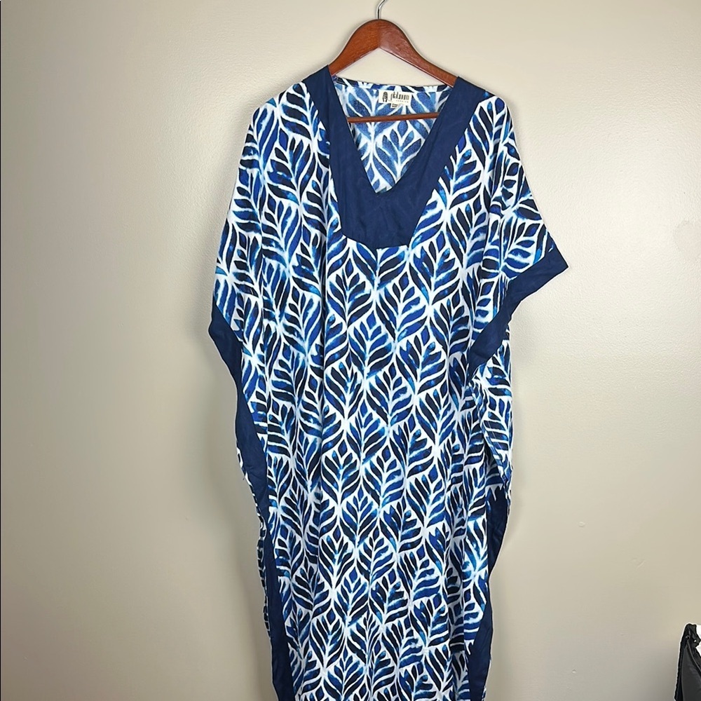 Blue and White Leaf Pattern Kaftan